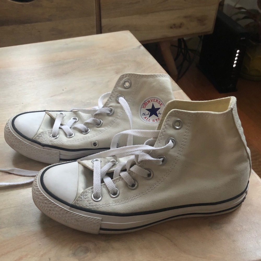 Like New Off White High Top Converse size 6